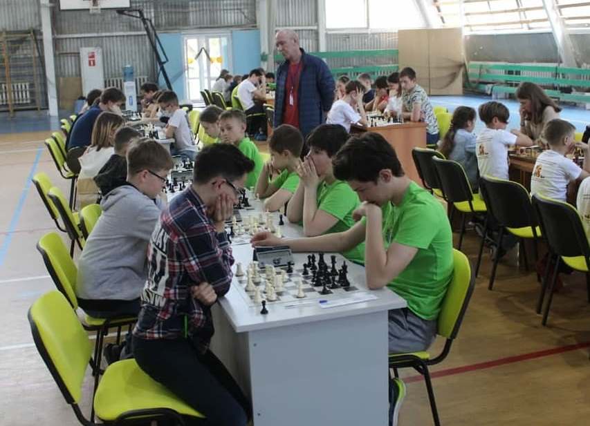 16 мая в г. Дедовске прошёл 1 этап Открытой Клубной Шахматной Лиги Московской области и турнир по быстрым шахматам 