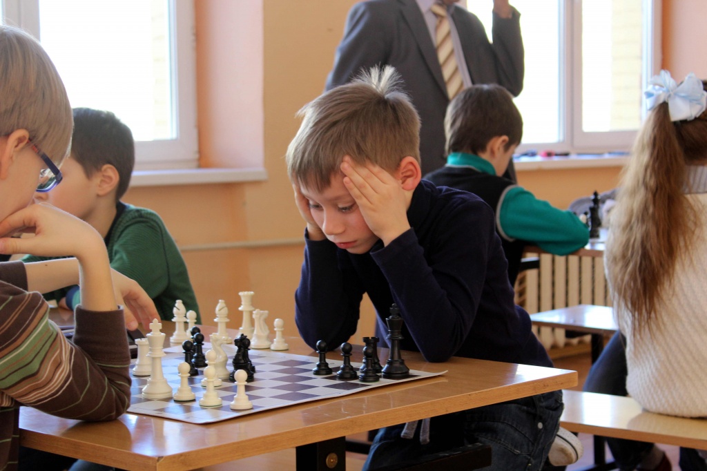 Конкурс среди мальчиков. 16 Гимназия Мытищи шахматы. Первенство Мытищи по шахматам. Гимназия для мальчиков. Школьник доказывает.