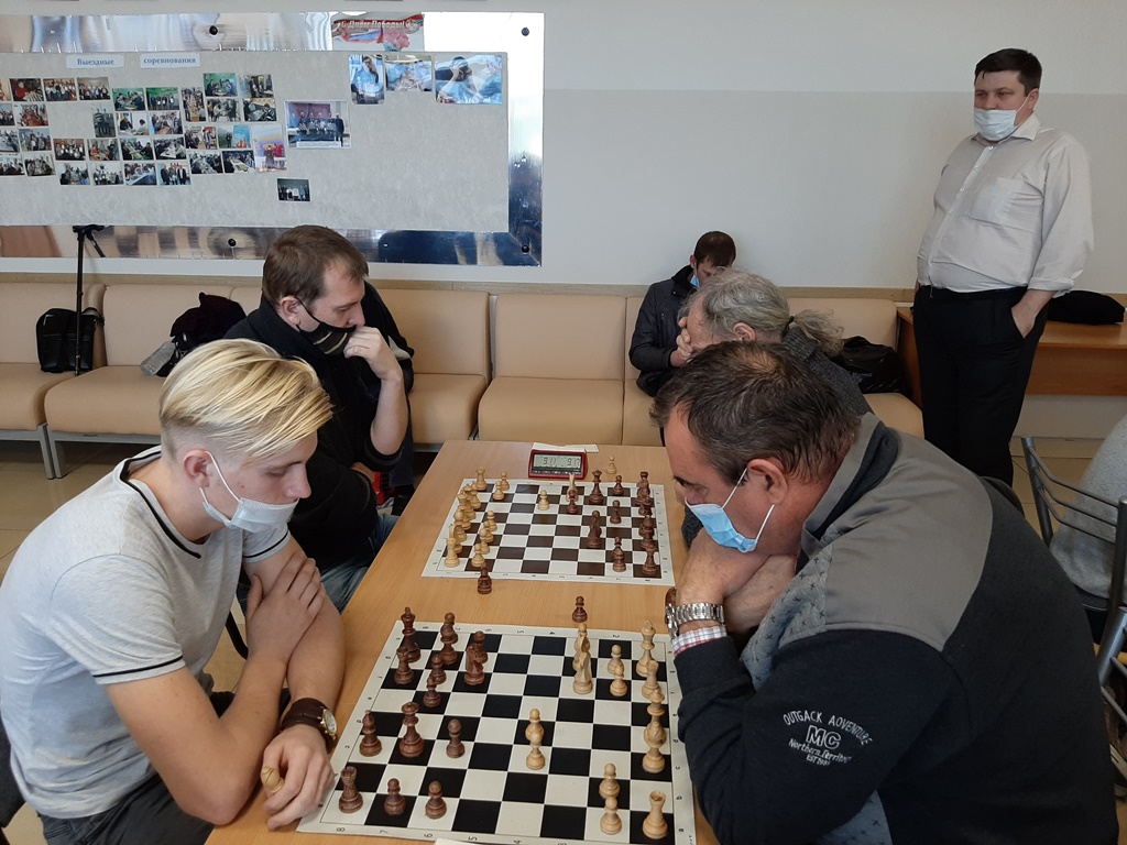 7 ноября в г. Зарайске состоялся лично-командный турнир по быстрым шахматам, посвященный 17-ой годовщине открытия шахматно-шашечного клуба 