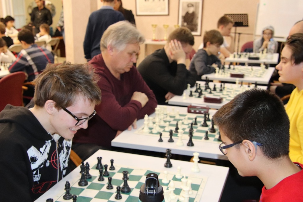 Приглашаем принять участие в шахматном турнире «Майский рапид в библиотеке» с обсчётом ФШР.